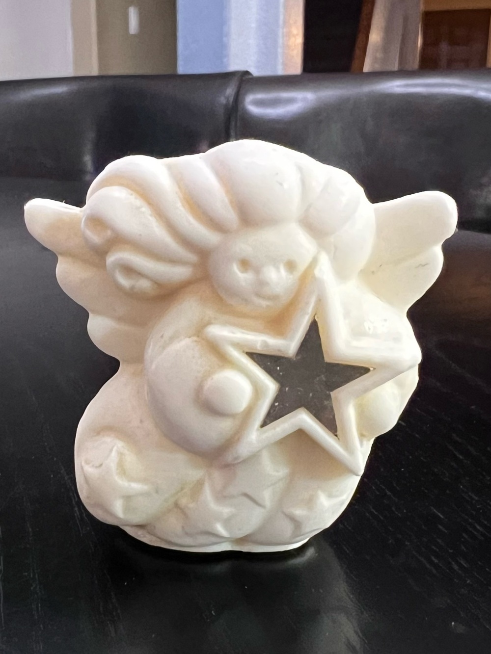 Vintage Avon Heavenly Angel Pamette figurine
